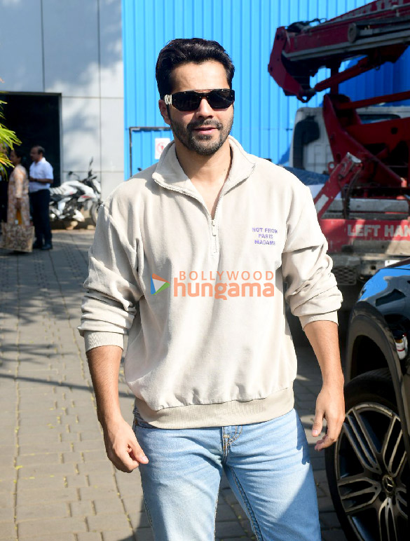 photos varun dhawan snapped at kalina airport 2