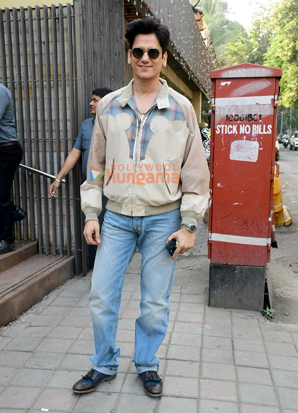 photos vijay varma snapped outside a restaurant in bandra 3