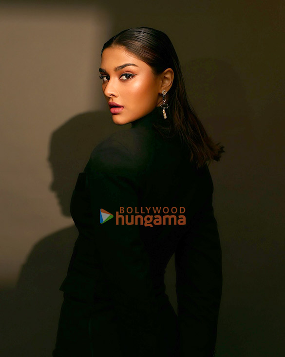 saiee manjrekar 1 48