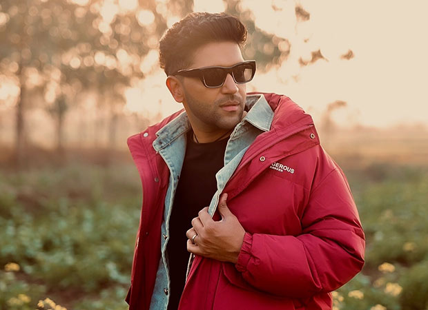 Guru Randhawa celebrates Republic Day with brave Soldiers in Baramulla, Kashmir : Bollywood News