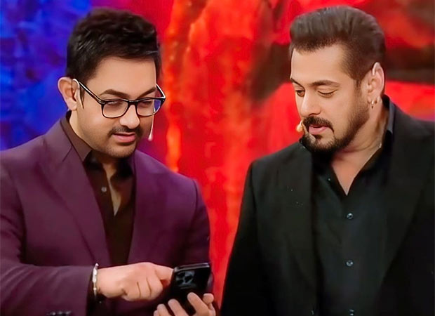 Aamir Khan asks Salman Khan to check his phone; latter says, "Kya check karu yaar. Ya toh Reena Dutta ya Kiran Rao ka message rehga"