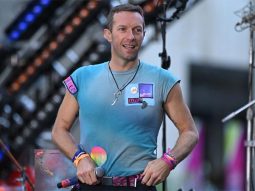 Chris Martin chants “Jai Shri Ram” and thanks fans with “Shukriya” at Mumbai concert, watch videos
