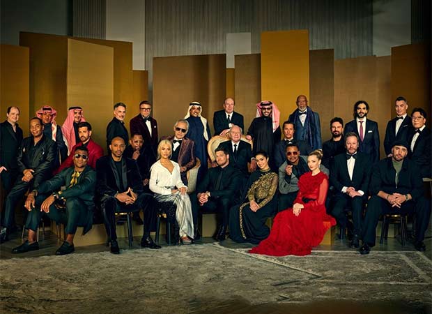 Hrithik Roshan, Shraddha Kapoor join Morgan Freeman, Anthony Hopkins, and others in this frame-worthy pic; grab attention of Indian fans at Dubai awards