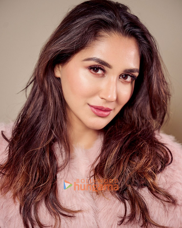 nikita dutta 1 126