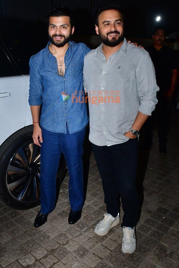 photos akshay kumar twinkle khanna and others grace the premiere of skyforce 1
