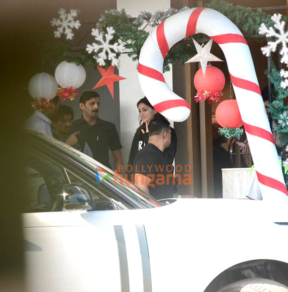 photos amitabh bachchan ananya panday and others snapped at kalina airport 1