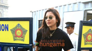 Photos: Anushka Sharma snapped at Gateway Of India jetty