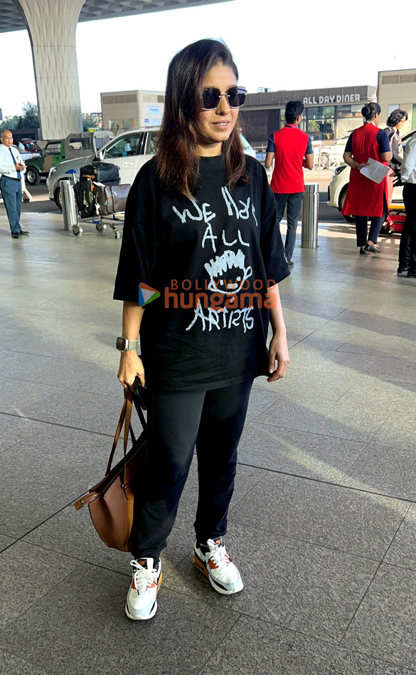 photos junaid khan khushi kapoor and sunidhi chauhan snapped at the airport 6