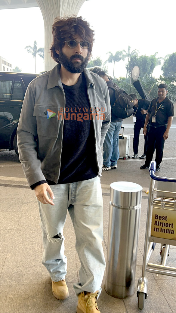 Photos: Kartik Aaryan, Suhana Khan and Sonu Nigam snapped at the airport