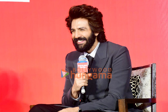 photos kartik aaryan attends the danube property event as he is announced as their brand ambassador 3