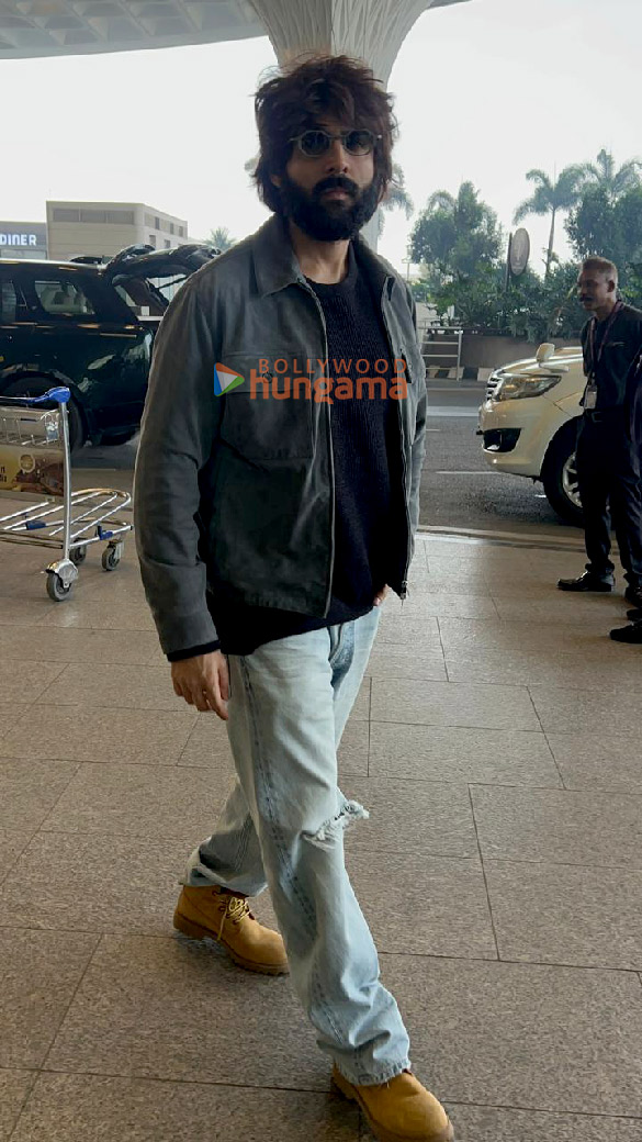 Photos: Kartik Aaryan snapped at the airport