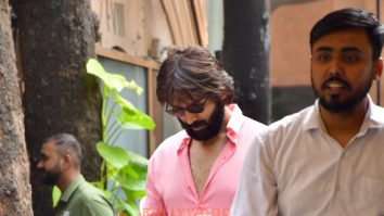 Photos: Kartik Aaryan snapped in Juhu
