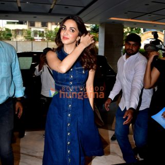 Photos: Kiara Advani snapped at an event in Mumbai