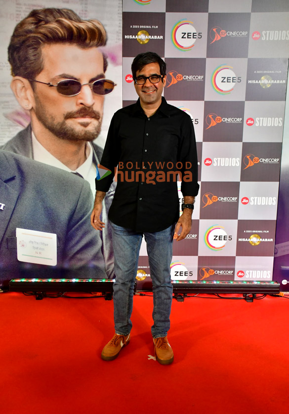 photos neil nitin mukesh kirti kulhari and others grace the premiere of hisaab barabar 7