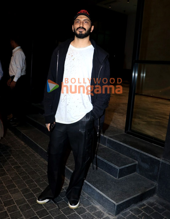 photos ranbir kapoor ananya panday and others grace the special screening of black warran 23