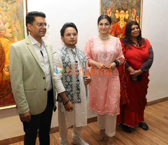 photos raveena tandon inaugurates vishal sablleys nayika at jehangir art gallery 6