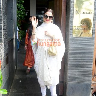 Photos: Rekha snapped at Bandstand