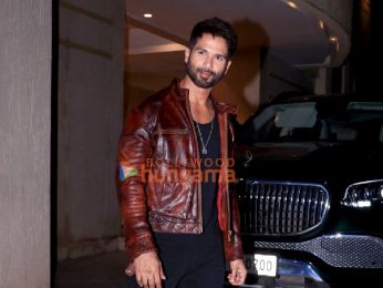 Photos: Shahid Kapoor snapped in Bandra Photos: Shahid Kapoor snapped in Bandra