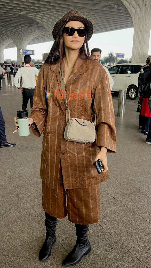 photos shraddha kapoor sidharth malhotra kiara advani and others snapped at the airport 8