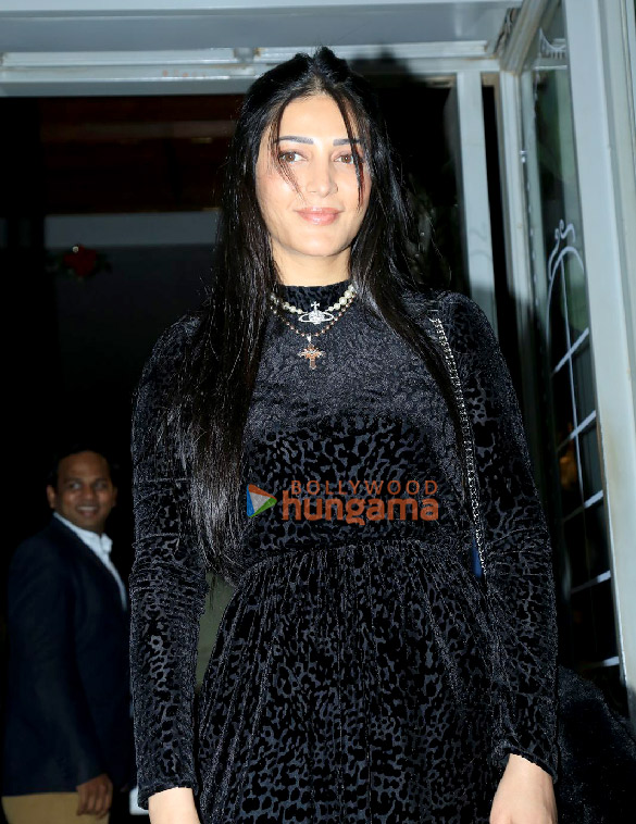 photos shruti haasan snapped in bandra 2 4