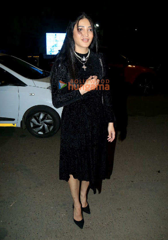 photos shruti haasan snapped in bandra 6