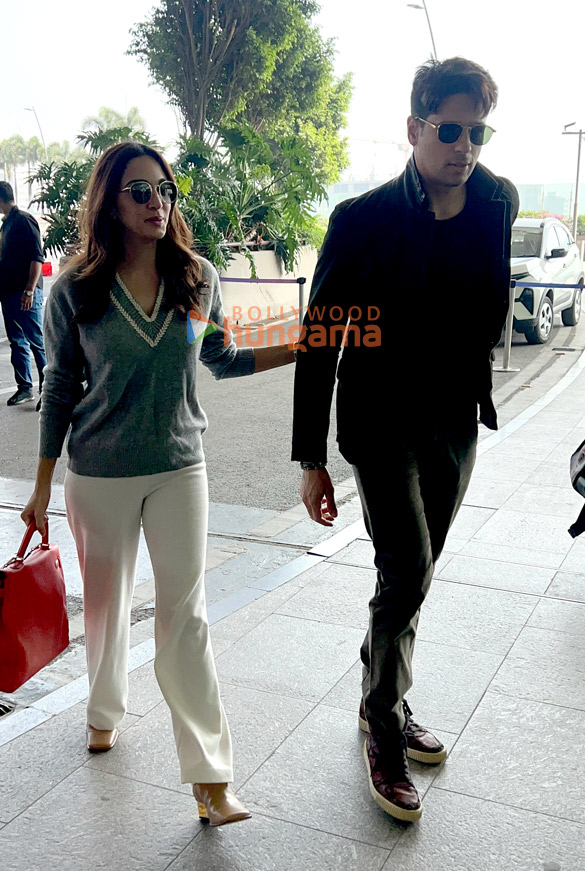 photos sidharth malhotra kiara advani suniel shetty and others snapped at the airport 1