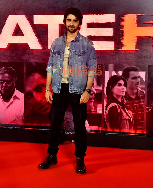 photos sonu sood jacqueline fernandez and others grace the premiere of fateh 15