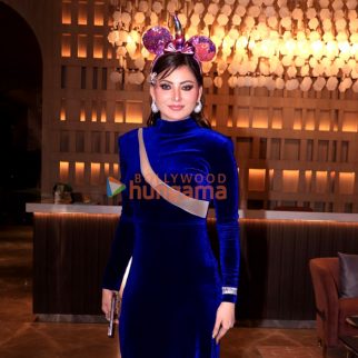 Photos: Urvashi Rautela celebrates her mother's birthday with media