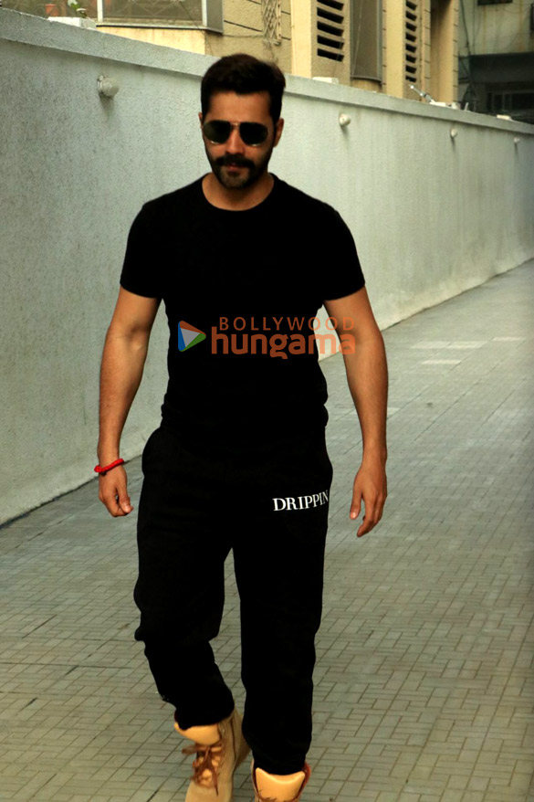 photos varun dhawan snapped outside dharma productions office 2