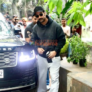 Photos: Vicky Kaushal snapped at Krome Studio in Bandra