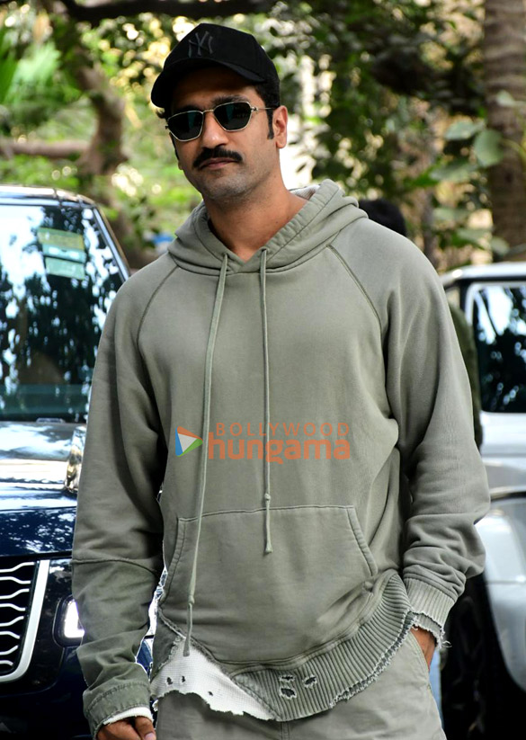 photos vicky kaushal with laxman utekar snapped at maddock office in santacruz 4
