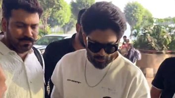 Pushpa spreading his fragrance at the airport