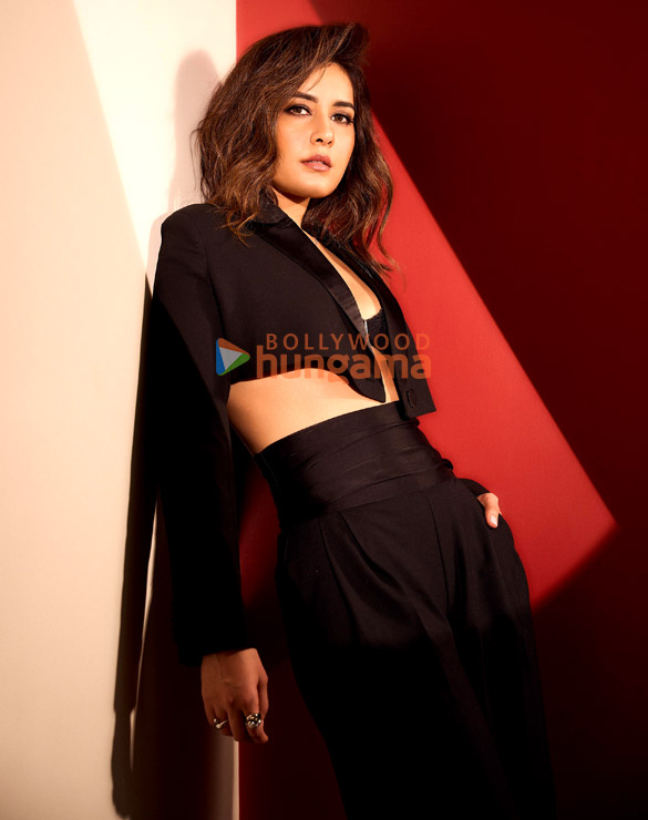 raashi khanna 1 13