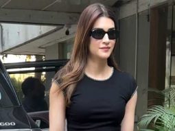 Kriti Sanon classy look posing for paps