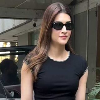 Kriti Sanon classy look posing for paps