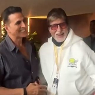 Akshay Kumar touches Amitabh Bachchan’s feet at ISPL finale, shares warm moment