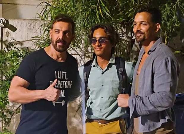Harshvardhan Rane meets John Abraham to celebrate Sanam Teri Kasam's success: “Came to seek blessings from my producer”
