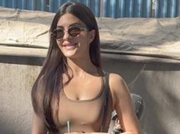 Jacqueline Fernandez is all smiles as she gets clicked by paps