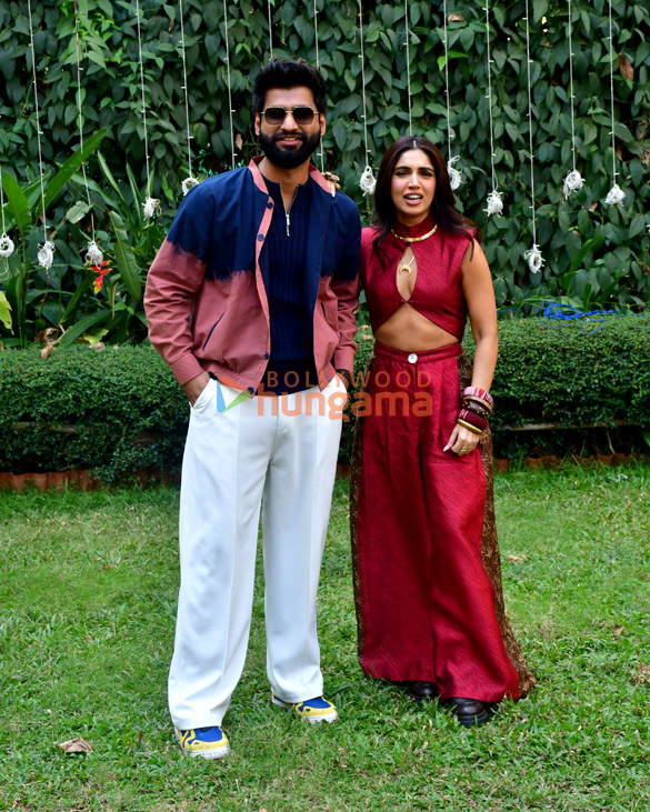 photos arjun kapoor bhumi pednekar and harsh gujral snapped promoting mere husband ki biwi 5