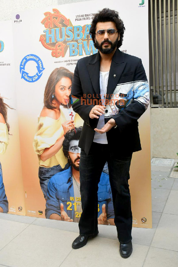 photos arjun kapoor and bhumi pednekar snapped promoting mere husband ki biwi 4
