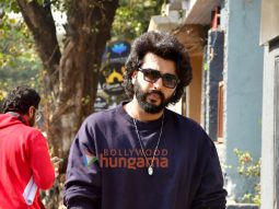 Photos: Arjun Kapoor snapped in Versova