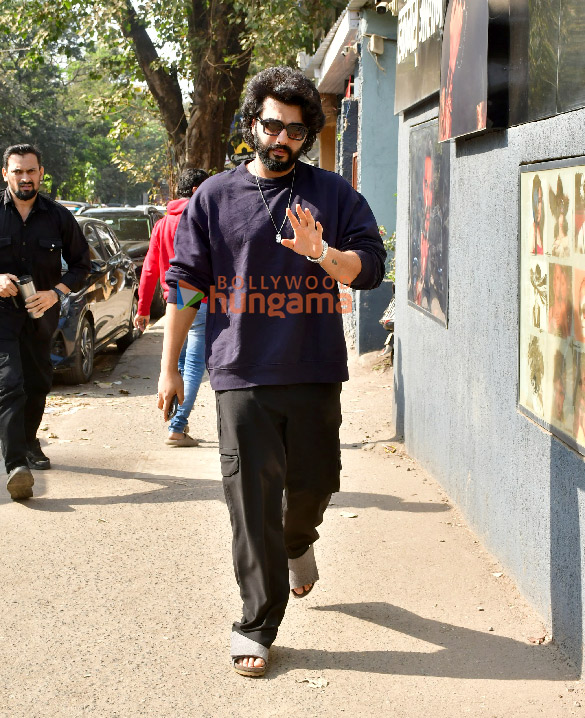 photos arjun kapoor snapped in versova 3