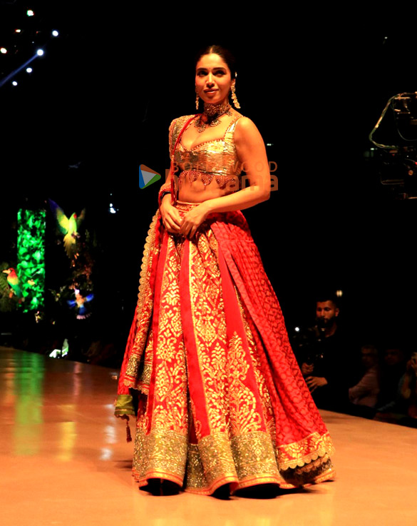 photos bhumi pednekar walks the ramp for abu jani sandeep khoslas fashion show 1