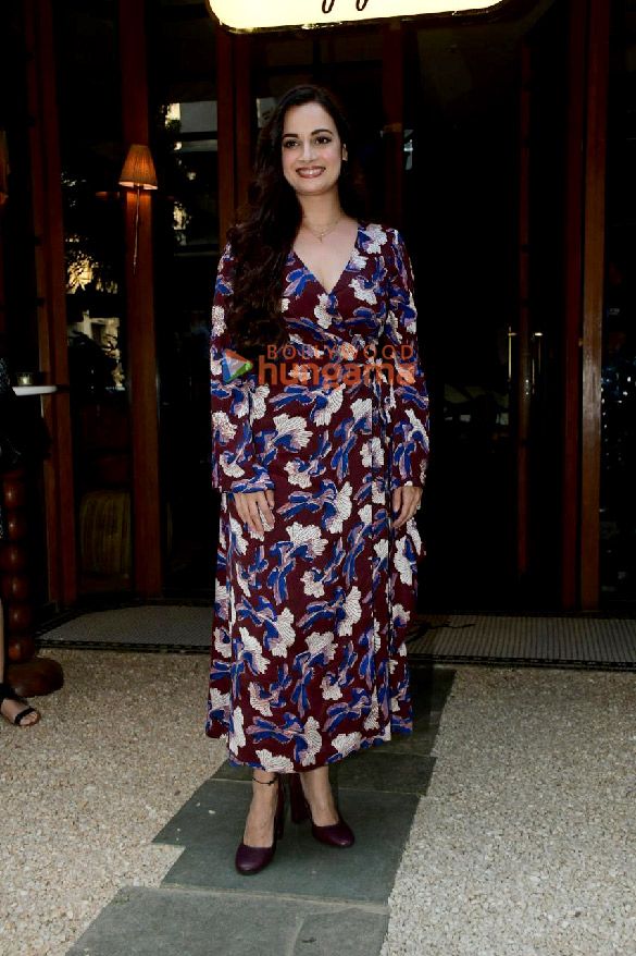 photos dia mirza spotted outside a restaurant in bandra 5