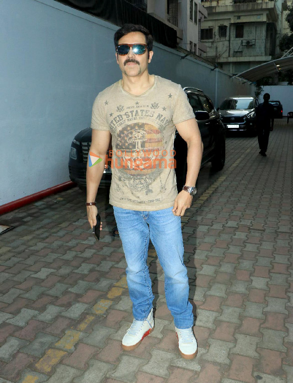 photos emraan hashmi snapped in bandra 3 3