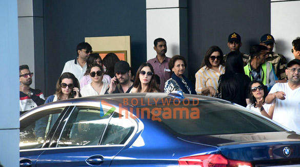 Photos: Fardeen Khan, Gauri Khan and others snapped at Kalina airport Photos: Fardeen Khan, Gauri Khan and others snapped at Kalina airport