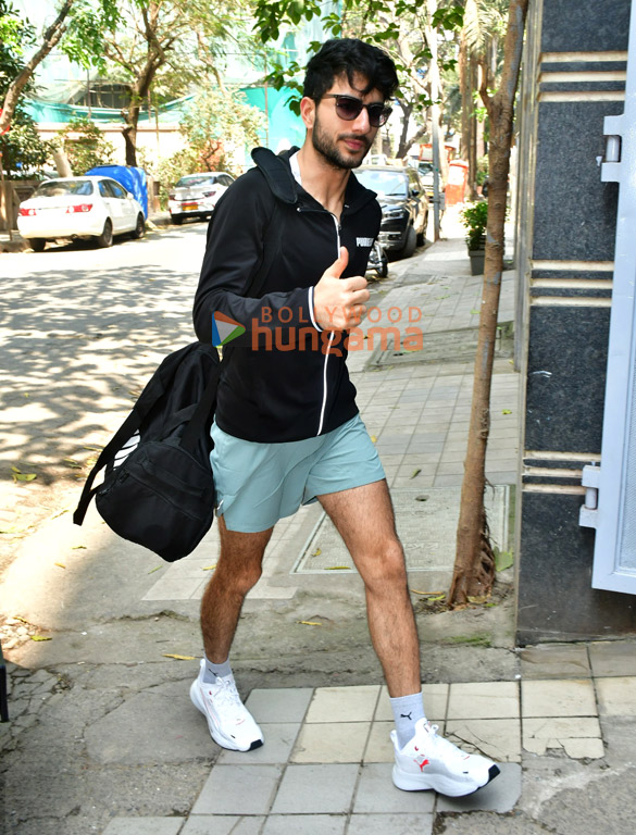 photos ibrahim ali khan and khushi kapoor snapped at the gym in juhu 6
