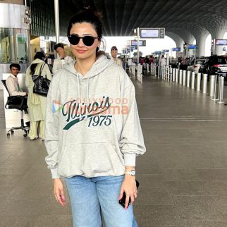 Photos: Ishaan Khatter, Daisy Shah, Hema Malini and others snapped at the airport