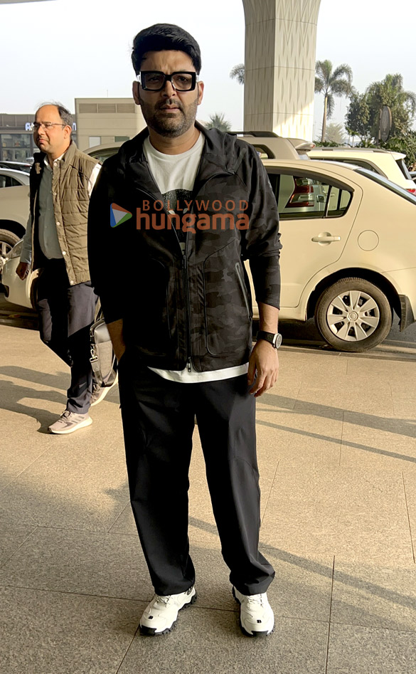 photos ishaan khatter daisy shah hema malini and others snapped at the airport 5