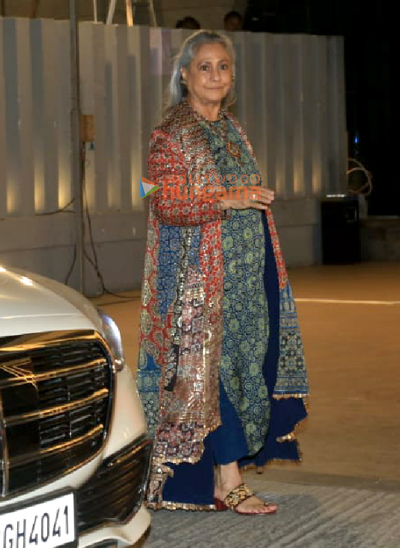 photos kareena kapoor khan karisma kapoor randhir kapoor tina ambani and others attend aadar jains mehendi ceremony 5